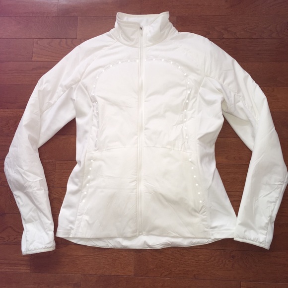 lululemon athletica Jackets & Blazers - 🎀Lululemon Run For Cold Jacket-NWOT🎀